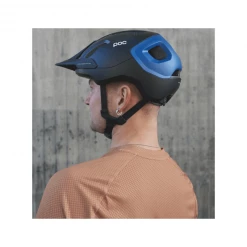 Casco POC Axion Negro Azul Eléctrico Metalizado Mate -Ciclismo Ventas casco poc axion negro azul electrico metalizado mate 4